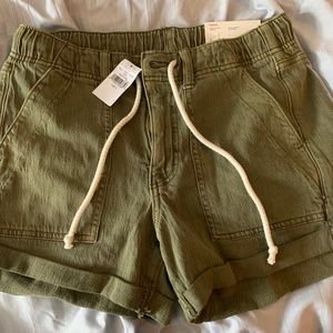 American Eagle stretch Tomgirl shorts